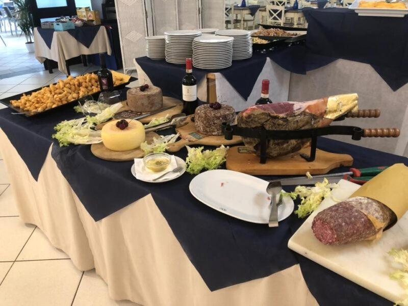 Hotel La Buca Del Gatto Marina di Cecina Eksteriør billede
